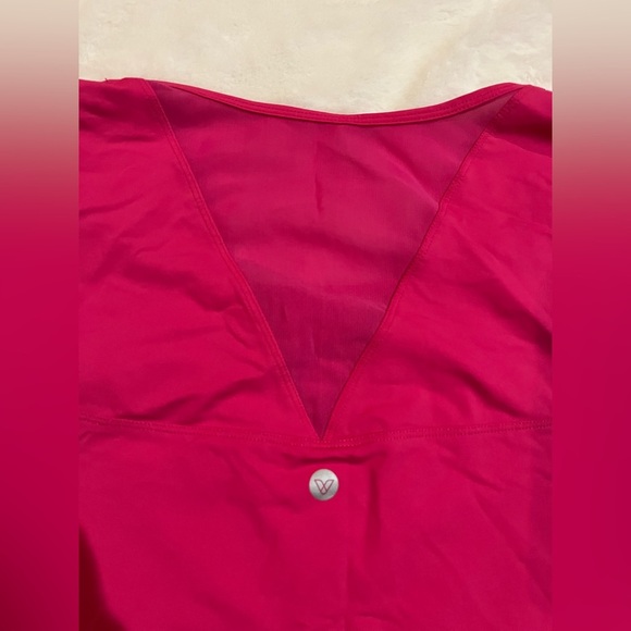 Livi Active 14/16 pink exercise tshirt with mesh barbiecore mean girls valentine - Picture 2 of 6